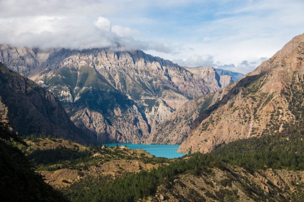 breathtaking-view-of-shey-phoksundo-lake-surrounded-by-majestic-mounta.lower-dolpo-treklower-dolpo-trek